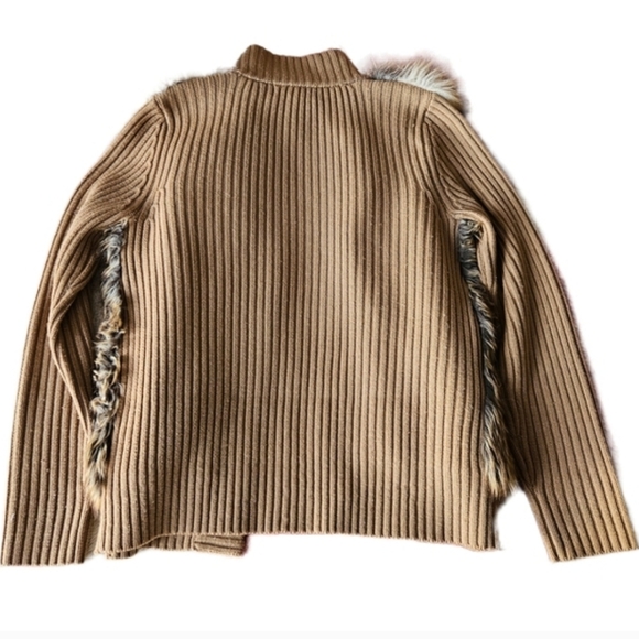 Michael Kors Ribbed Knit Cardigan with Luxe Faux Fur Panels | Camel Brown ✨️🦊 - Picture 10 of 10